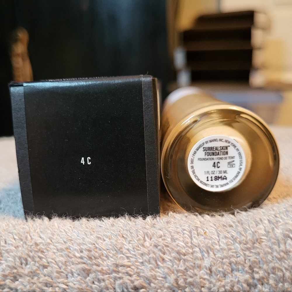 Makeup By Mario SurrealSkin Foundation: 4C, 1oz, NIB - Picture 6 of 6